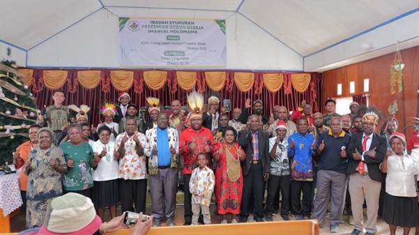 Peresmian Gereja Imanuel Holomama